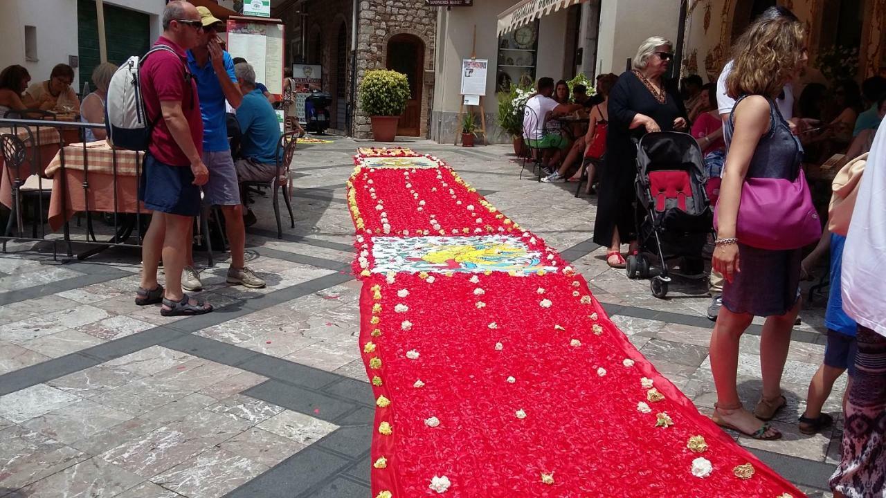 شقة Taormina Rainbow House المظهر الخارجي الصورة